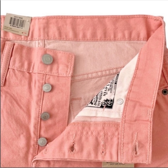 NWT Levi’s Mid Rise jean Shorts Peach Pink 30 - Picture 2 of 3